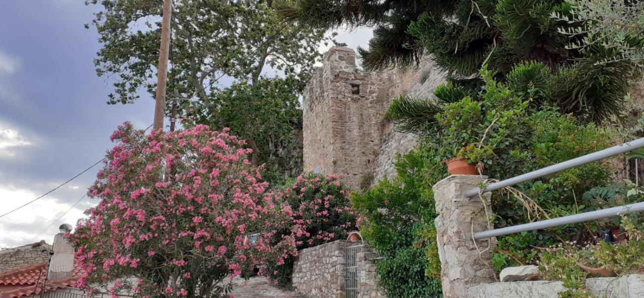 Ferienwohnung Stone Clock'S House Nafpaktos Exterior foto