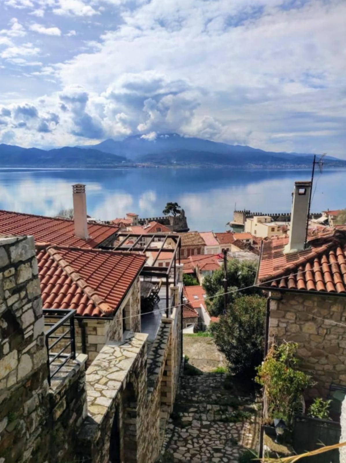 Ferienwohnung Stone Clock'S House Nafpaktos Exterior foto
