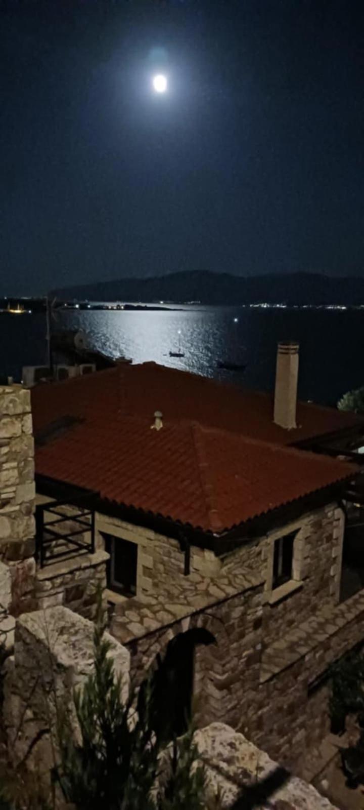 Ferienwohnung Stone Clock'S House Nafpaktos Exterior foto